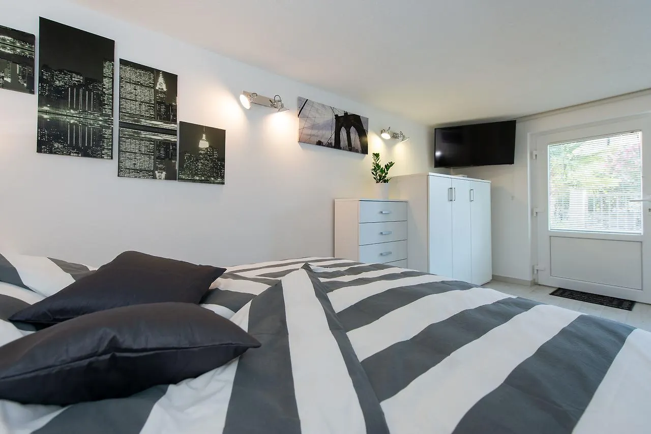Studio City Garden Rovinj 0*,  Hırvatistan